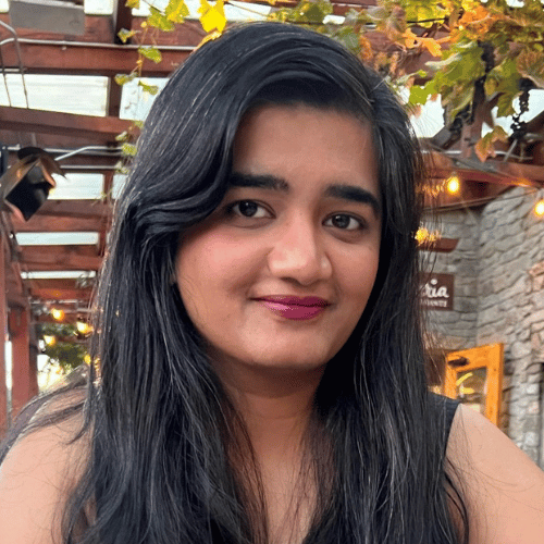 veda ruikar head shot